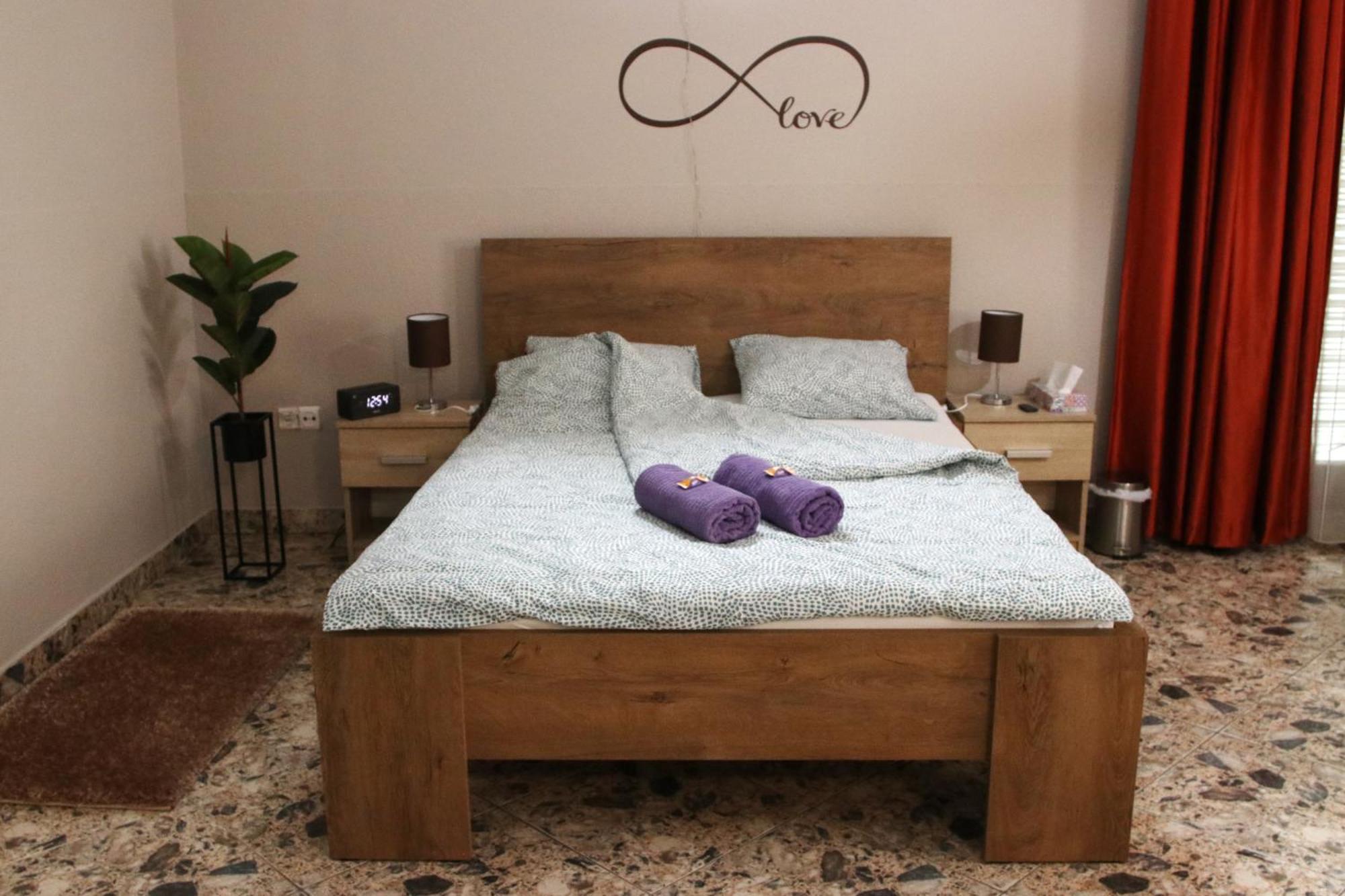 Tulipan Apartman Gödöllő Buitenkant foto