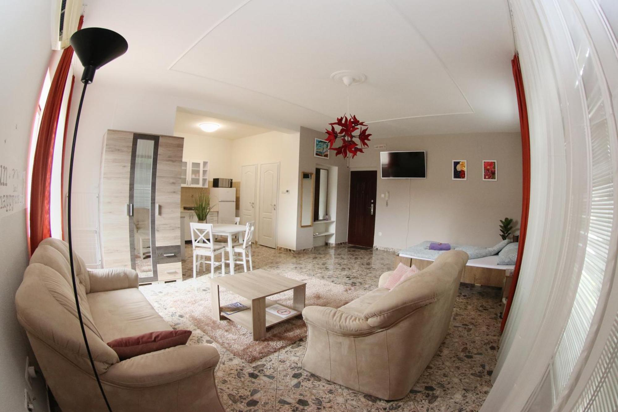 Tulipan Apartman Gödöllő Buitenkant foto
